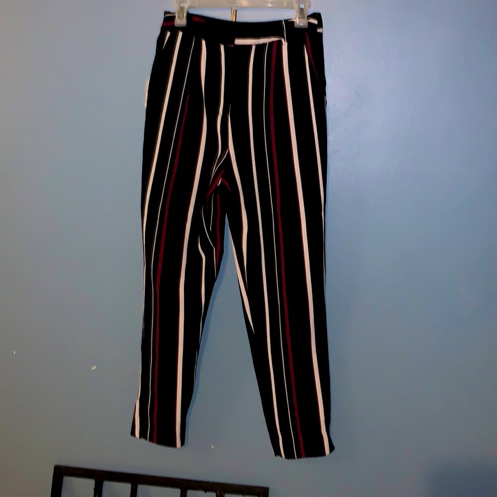 Forever 21 Women’s Straight legged pants. Size M